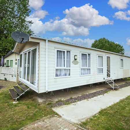 Modern 6 Berth Caravan At Highfield Grange In Essex Ref 26609P 滨海克拉克顿 外观 照片