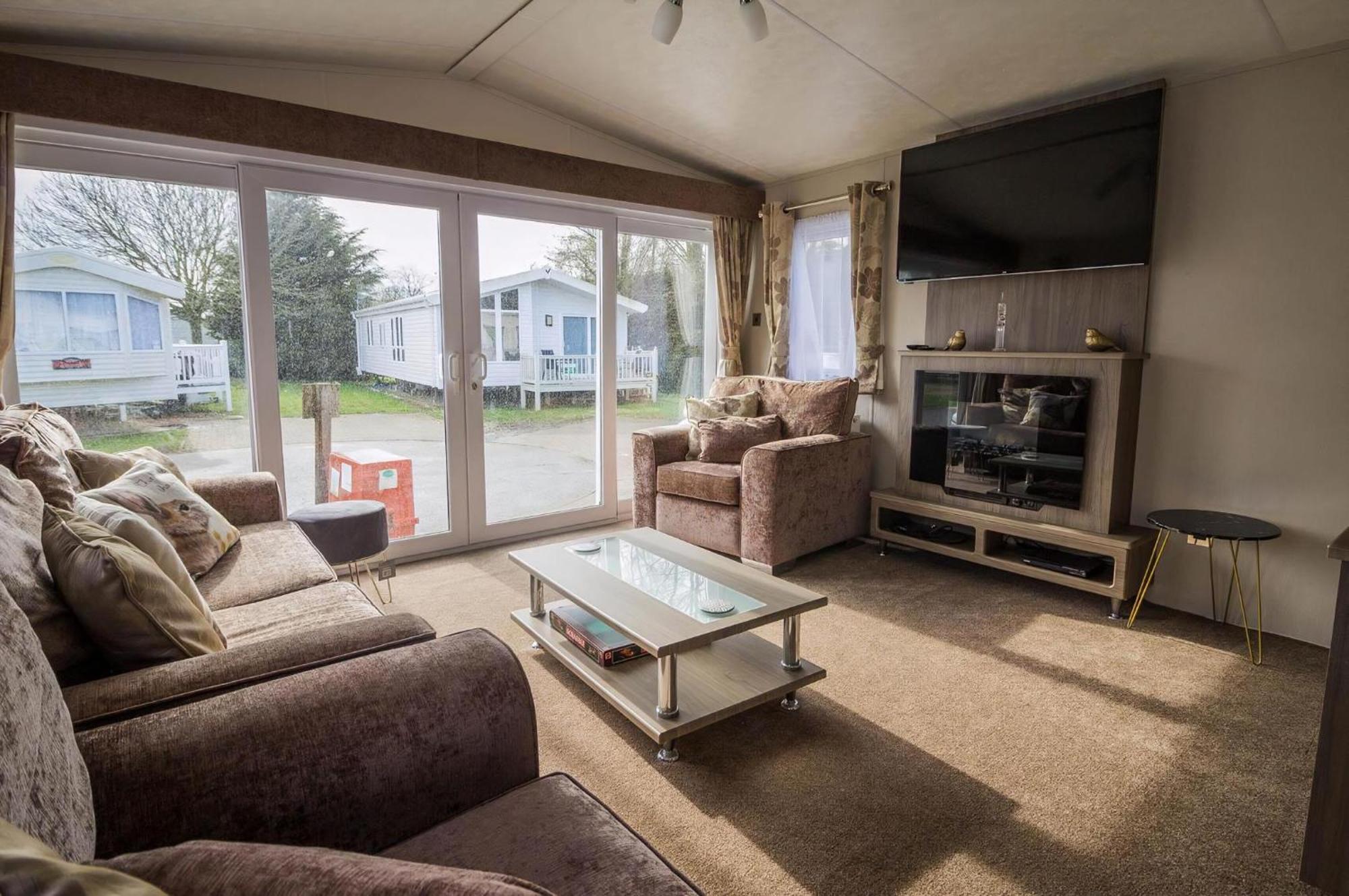 Modern 6 Berth Caravan At Highfield Grange In Essex Ref 26609P 滨海克拉克顿 外观 照片